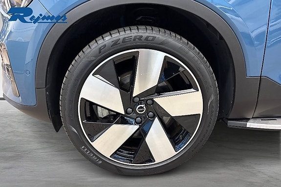 Volvo EX40 24 of 24