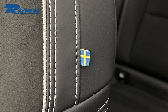 Volvo EX40 7 of 24