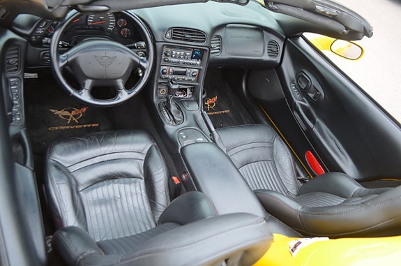 Chevrolet Corvette 16 of 20