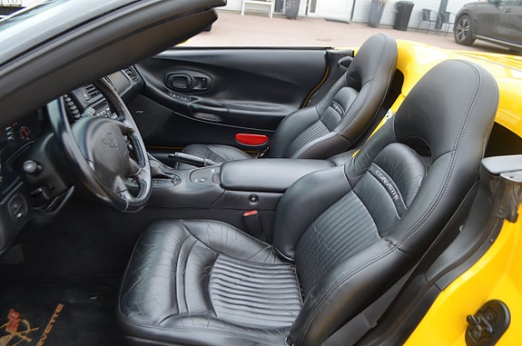 Chevrolet Corvette 18 of 20