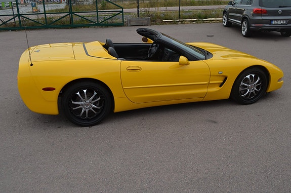 Chevrolet Corvette 14 of 20