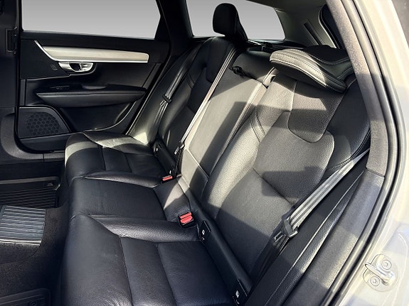 Volvo V90 12 of 20
