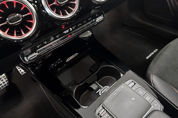 Mercedes-Benz CLA200 12 of 14