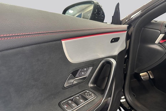 Mercedes-Benz CLA200 9 of 14