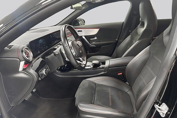 Mercedes-Benz CLA200 8 of 14