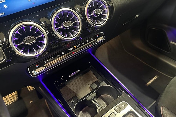 Mercedes-Benz GLA250 e 12 of 15