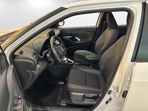 Toyota Yaris Cross 8 of 18