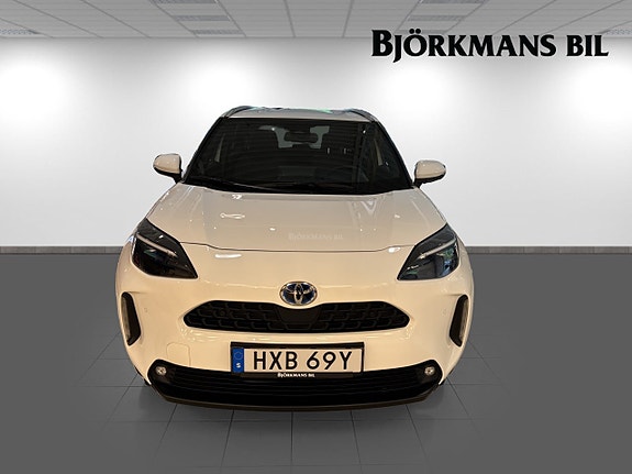 Toyota Yaris Cross 2 of 18