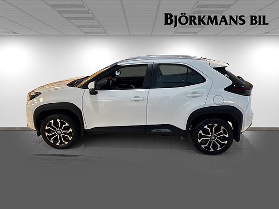 Toyota Yaris Cross 4 of 18