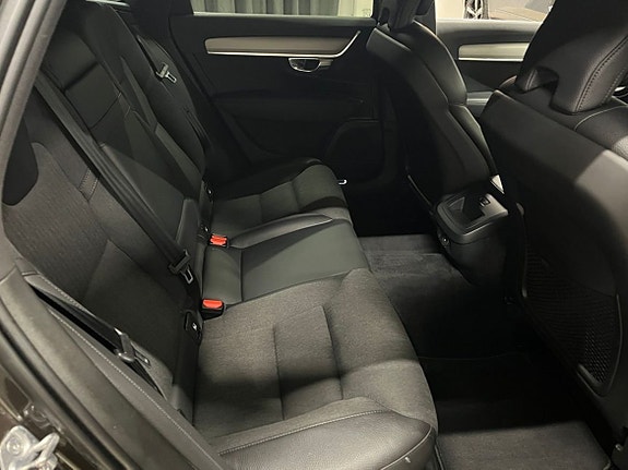 Volvo V90 10 of 24