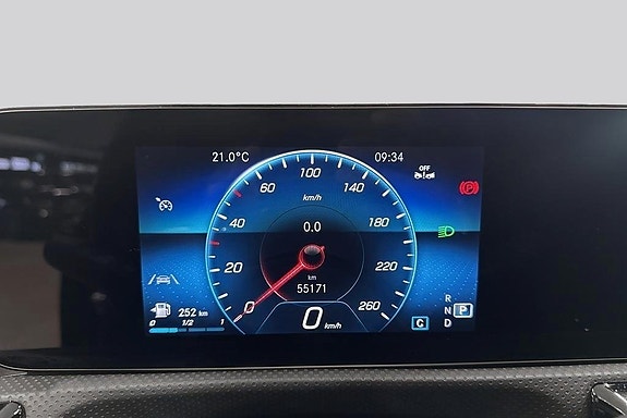 Mercedes-Benz CLA200 10 of 14