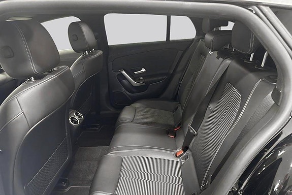 Mercedes-Benz CLA200 9 of 14