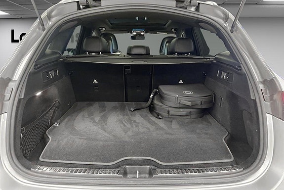 Mercedes-Benz GLC300 e 14 of 19