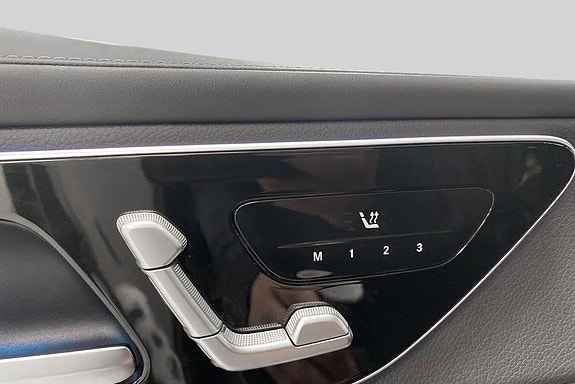 Mercedes-Benz GLC300 e 13 of 19