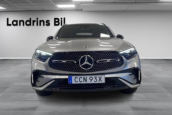 Mercedes-Benz GLC300 e 2 of 19
