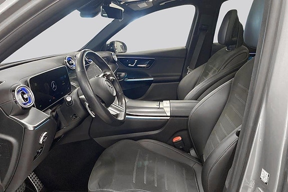 Mercedes-Benz GLC300 e 8 of 19