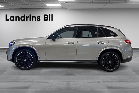 Mercedes-Benz GLC300 e 4 of 19