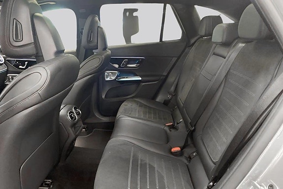 Mercedes-Benz GLC300 e 9 of 19