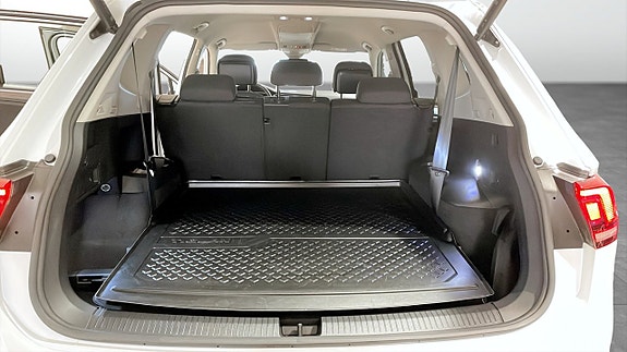 Volkswagen Tiguan Allspace 13 of 14