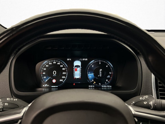 Volvo XC90 17 of 30