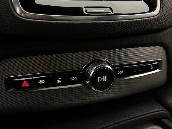 Volvo XC90 26 of 30