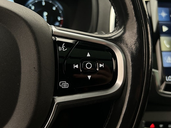 Volvo XC90 18 of 30