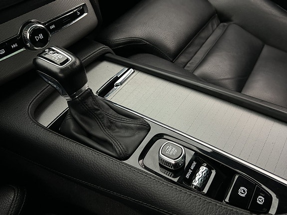 Volvo XC90 25 of 30