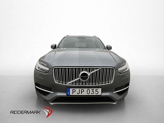 Volvo XC90 2 of 30