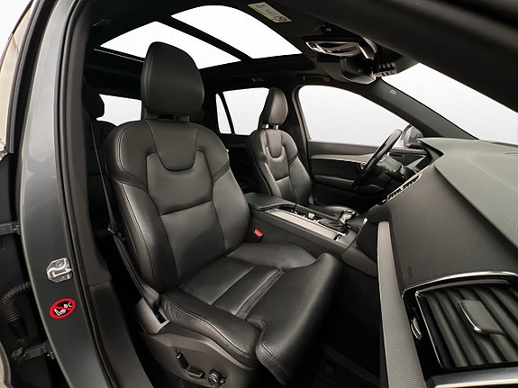 Volvo XC90 12 of 30