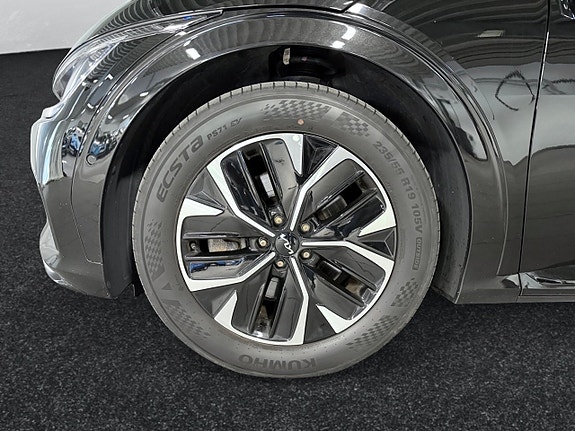 Kia EV6 11 of 25