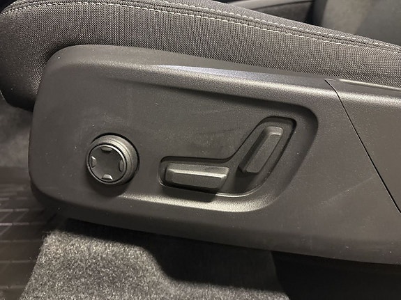 Volvo XC40 11 of 12