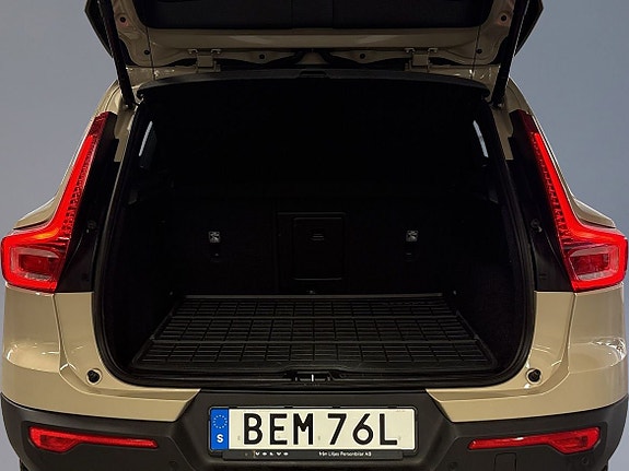 Volvo XC40 9 of 12