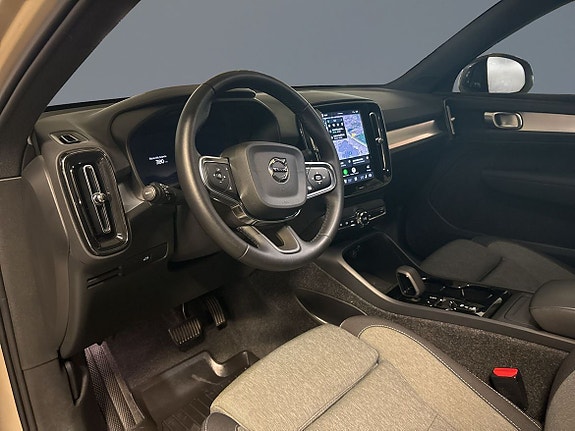 Volvo XC40 5 of 12