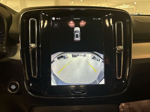 Volvo XC40 12 of 12