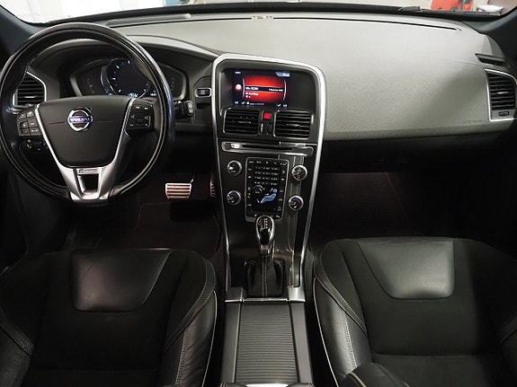 Volvo XC60 14 of 28