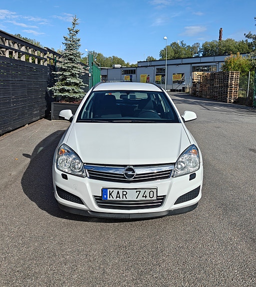 Opel Astra 2 of 11
