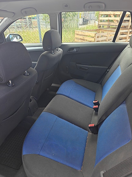 Opel Astra 8 of 11