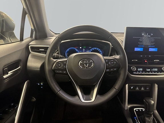 Toyota Corolla Cross 9 of 15