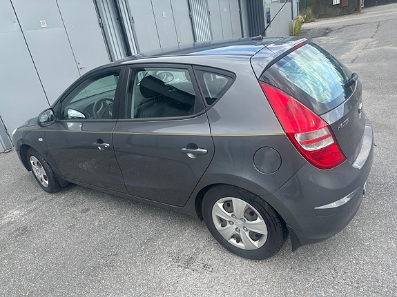 Hyundai i30 2 of 4