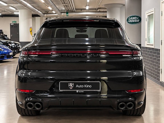 Porsche Cayenne 5 of 15