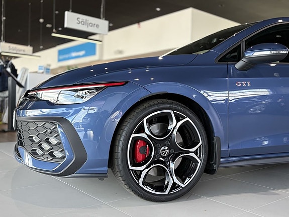 Volkswagen Golf I 2 of 17
