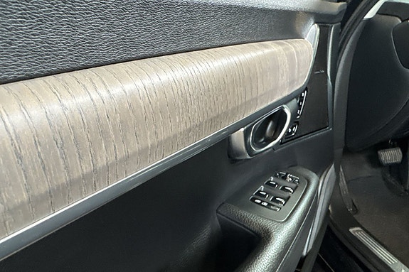 Volvo V90 Cross Country 24 of 27