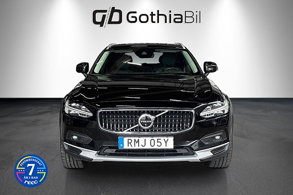 Volvo V90 Cross Country 2 of 27