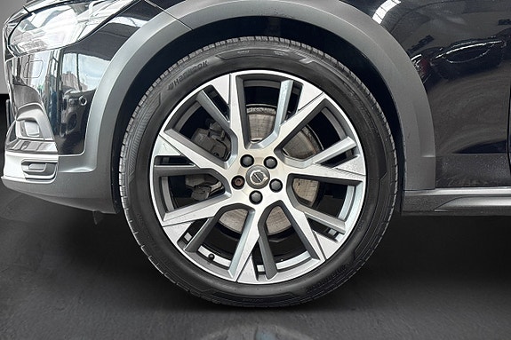 Volvo V90 Cross Country 9 of 27
