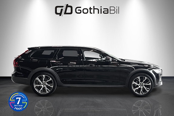 Volvo V90 Cross Country 4 of 27