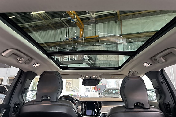Volvo V90 Cross Country 26 of 27