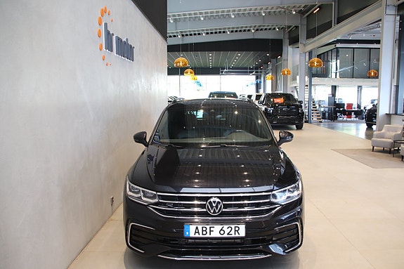 Volkswagen Tiguan 2 of 22
