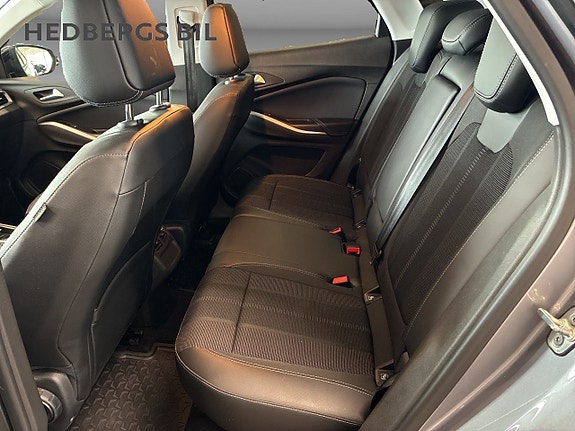 Opel Grandland X 8 of 17