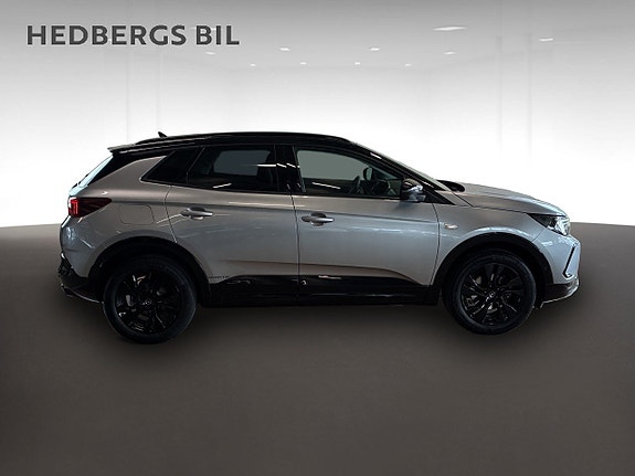 Opel Grandland X 2 of 17
