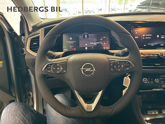 Opel Grandland X 11 of 17